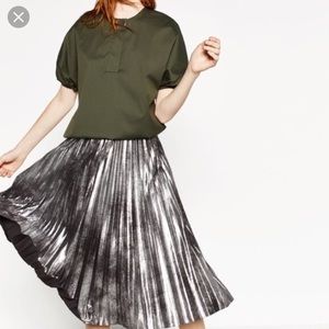 SALE❤️‍🔥ZARA Metallic Pleated Midi Skirt